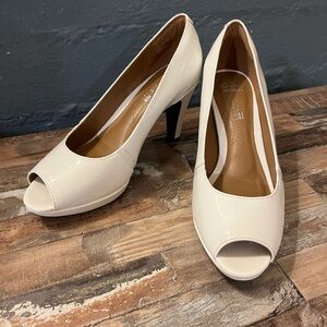 Clark Collection Soft Cushion size 7.5 heels